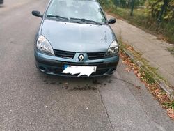 Blau Gebraucht 2009 Renault Clio II Kleinwagen | 2.250 €