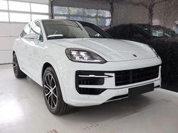 Weiß Neu 2025 Porsche Cayenne Chrono SUV | 112.990 €