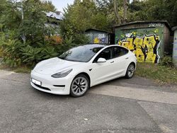 Weiß Gebraucht 2022 Tesla Model 3 Standard Range Limousine | 24.600 € (Fairer Preis)