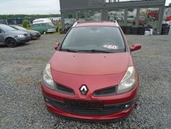 Rot Gebraucht 2008 Renault Clio II Dynamique Limousine | 1.950 € (Guter Preis)
