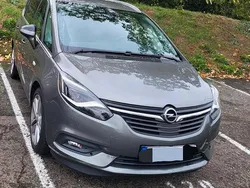 Grau Gebraucht 2018 Opel Zafira Tourer Van / Kleinbus | 14.000 € (Superpreis)
