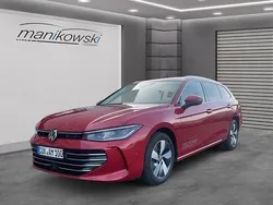 Rot Gebraucht 2024 VW Passat Elegance Kombi | 37.990 € (Teuer)