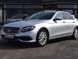 Grau Gebraucht 2016 Mercedes 220 Limousine | 25.890 €