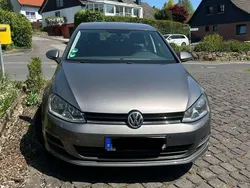 Grau Gebraucht 2015 VW Golf VII Trendline Limousine | 9.600 € (Fairer Preis)