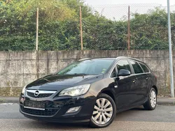 Schwarz Gebraucht 2011 Opel Astra Kombi | 3.490 € (Etwas zu teuer)