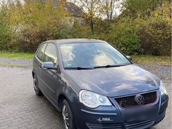 Grau Gebraucht 2007 VW Polo Kleinwagen | 2.700 € (Fairer Preis)