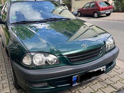 Grün Gebraucht 1998 Toyota Avensis Sol Limousine | 3.100 € (Fairer Preis)