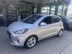 Star dust metallic Gebraucht 2020 Hyundai i10 Trend Kleinwagen | 11.990 € (Fairer Preis)