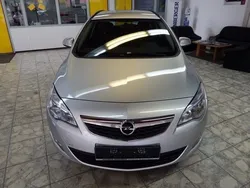 Silber metallic Gebraucht 2011 Opel Astra Design Edition Kombi | 10.899 €