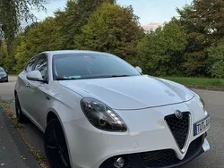 Weiß Gebraucht 2016 Alfa Romeo Giulietta Kleinwagen | 8.800 € (Etwas zu teuer)