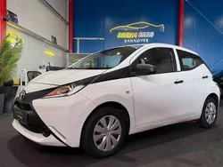 Weiß Gebraucht 2017 Toyota Aygo Kleinwagen | 8.480 € (Guter Preis)