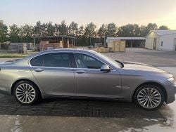 Silber Gebraucht 2015 BMW 740 Sport Line Limousine | 13.500 €