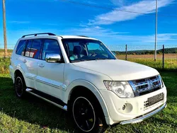 Weiß Gebraucht 2013 Mitsubishi Pajero Instyle SUV | 16.999 € (Fairer Preis)