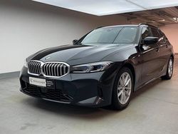 Saphirschwarz metallic Gebraucht 2024 BMW 320 Comfort Edition Kombi | 39.349 € (Fairer Preis)