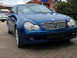 Blau Gebraucht 2002 Mercedes CLC230 Kleinwagen | 2.100 €