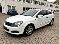 Weiß Gebraucht 2006 Opel Astra GTC Basis Coupé | 2.999 € (Fairer Preis)