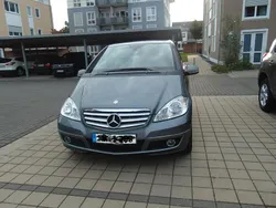 Grau Gebraucht 2011 Mercedes A180 Avantgarde Van / Kleinbus | 5.700 € (Fairer Preis)