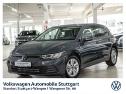 Delfingrau metallic Gebraucht 2023 VW Golf VIII Life Limousine | 30.330 € (Etwas zu teuer)