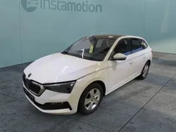 Weiß Gebraucht 2021 Skoda Scala Style Kleinwagen | 20.930 € (Guter Preis)