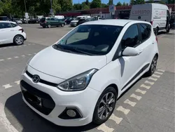 Weiß Gebraucht 2016 Hyundai i10 Passion Kleinwagen | 6.200 € (Guter Preis)