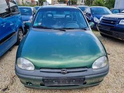 Grün Gebraucht 1996 Opel Corsa Kleinwagen | 390 € (Superpreis)