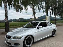 Grau Gebraucht 2010 BMW 335 Coupé | 14.500 €