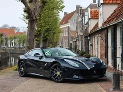 Blau Gebraucht 2015 Ferrari F12 | 329.950 €