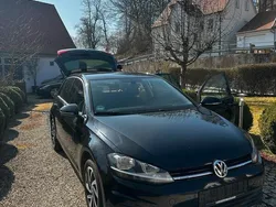 Schwarz Gebraucht 2017 VW Golf VII Trendline Limousine | 11.800 € (Etwas zu teuer)