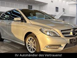 Silber Gebraucht 2012 Mercedes B200 Van / Kleinbus | 11.999 € (Fairer Preis)