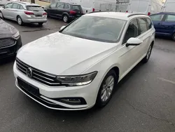 Weiß Gebraucht 2020 VW Passat Conceptline Kombi | 13.090 € (Guter Preis)
