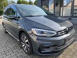 Grau Gebraucht 2024 VW Touran R-line Van / Kleinbus | 37.450 € (Fairer Preis)
