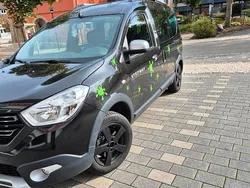 Schwarz Gebraucht 2021 Dacia Dokker Van | 15.000 €