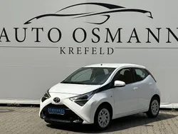 Super white 2 Gebraucht 2021 Toyota Aygo X-play Kleinwagen | 11.500 € (Fairer Preis)