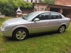 Grau Gebraucht 2003 Opel Vectra Limousine | 2.950 € (Teuer)