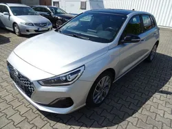Platinum silver / mic Gebraucht 2018 Hyundai i30 Passion Plus Limousine | 13.890 € (Fairer Preis)