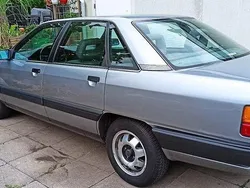 Silber Gebraucht 1988 Audi 100 Limousine | 3.100 €