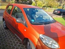 Orange Gebraucht 2009 Renault Twingo Authentique Kleinwagen | 1.500 € (Guter Preis)