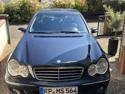 Schwarz Gebraucht 2004 Mercedes C180 Avantgarde Limousine | 3.599 € (Fairer Preis)