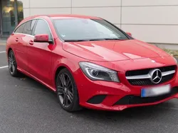 Rot Gebraucht 2015 Mercedes CLA250 Shooting Brake Kombi | 18.490 € (Guter Preis)