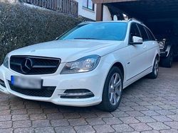 Weiß Gebraucht 2012 Mercedes C180 Kombi | 7.500 €