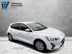 Weiß Gebraucht 2019 Ford Focus Trend Limousine | 8.499 € (Fairer Preis)