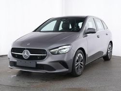 Mountain grau (metallic) Gebraucht 2024 Mercedes B180 Van / Kleinbus | 29.770 € (Guter Preis)
