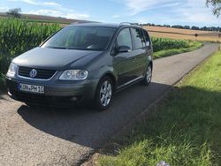 Grau Gebraucht 2004 VW Touran Van / Kleinbus | 2.000 € (Etwas zu teuer)