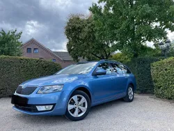 Blau Gebraucht 2015 Skoda Octavia Elegance Kombi | 10.990 € (Guter Preis)