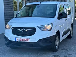 Weiß Gebraucht 2019 Opel Combo Life Selection Van / Kleinbus | 8.990 € (Fairer Preis)