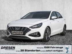 Weiss Gebraucht 2023 Hyundai i30 Trend Limousine | 19.450 € (Fairer Preis)