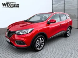 Rot Gebraucht 2022 Renault Kadjar Intens SUV | 21.790 € (Etwas zu teuer)