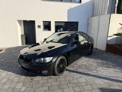 Schwarz Gebraucht 2009 BMW 325 Comfort Edition Coupé | 12.999 € (Fairer Preis)