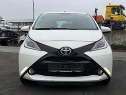 Weiß Gebraucht 2018 Toyota Aygo X-play Kleinwagen | 6.499 € (Guter Preis)