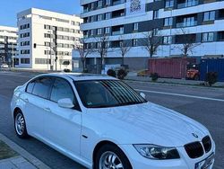 Weiß Gebraucht 2010 BMW 328 Limousine | 9.000 €
